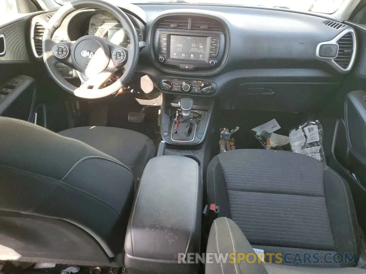 8 fotografías del automóvil dañado KNDJ23AU4M7772354 KIA SOUL 2021