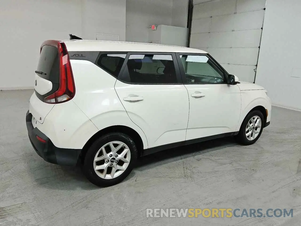 3 fotografías del automóvil dañado KNDJ23AU5M7751237 KIA SOUL 2021