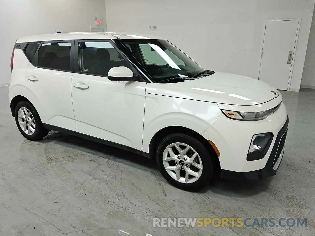 4 fotografías del automóvil dañado KNDJ23AU5M7751237 KIA SOUL 2021
