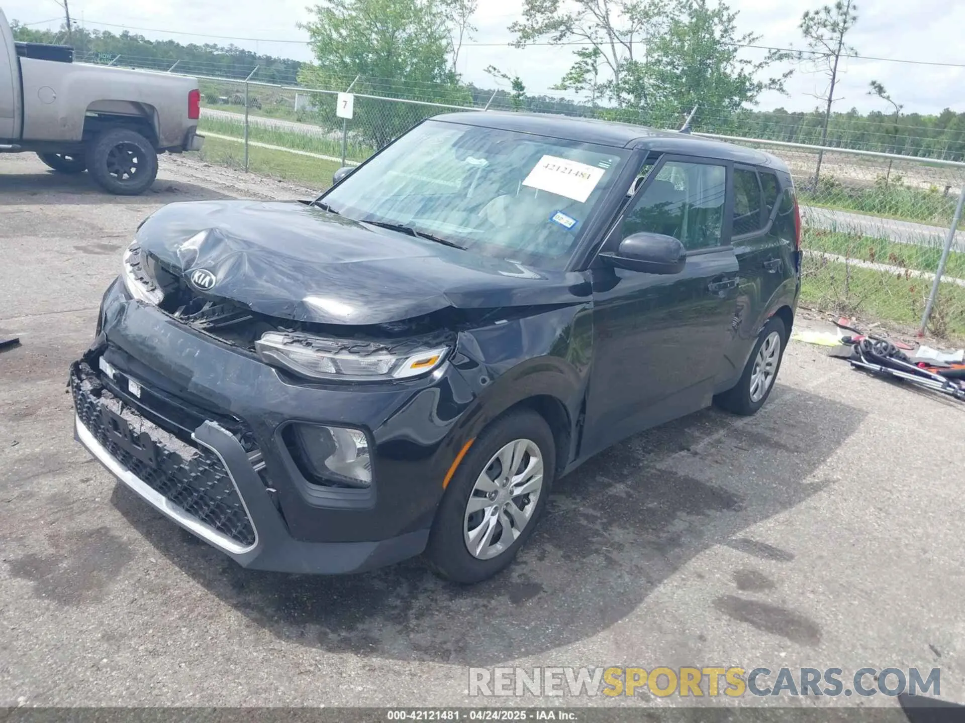2 fotografías del automóvil dañado KNDJ23AU5M7756972 KIA SOUL 2021