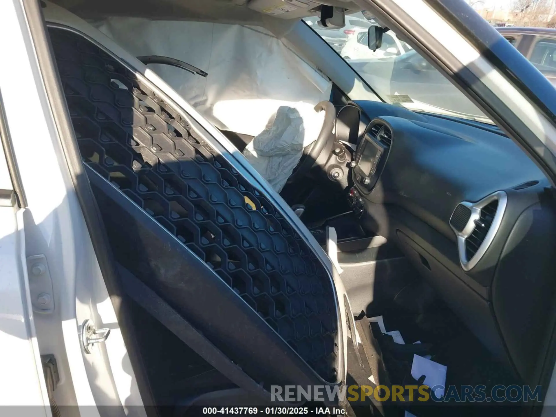 5 fotografías del automóvil dañado KNDJ23AU5M7772959 KIA SOUL 2021