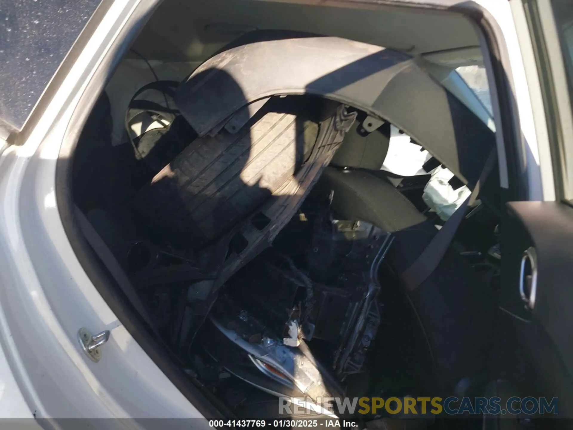 8 fotografías del automóvil dañado KNDJ23AU5M7772959 KIA SOUL 2021