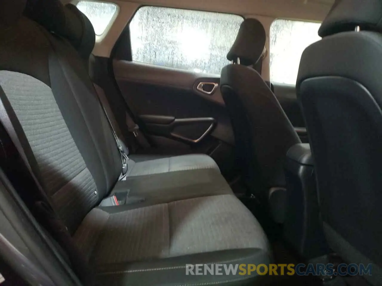 11 fotografías del automóvil dañado KNDJ23AU5M7773741 KIA SOUL 2021