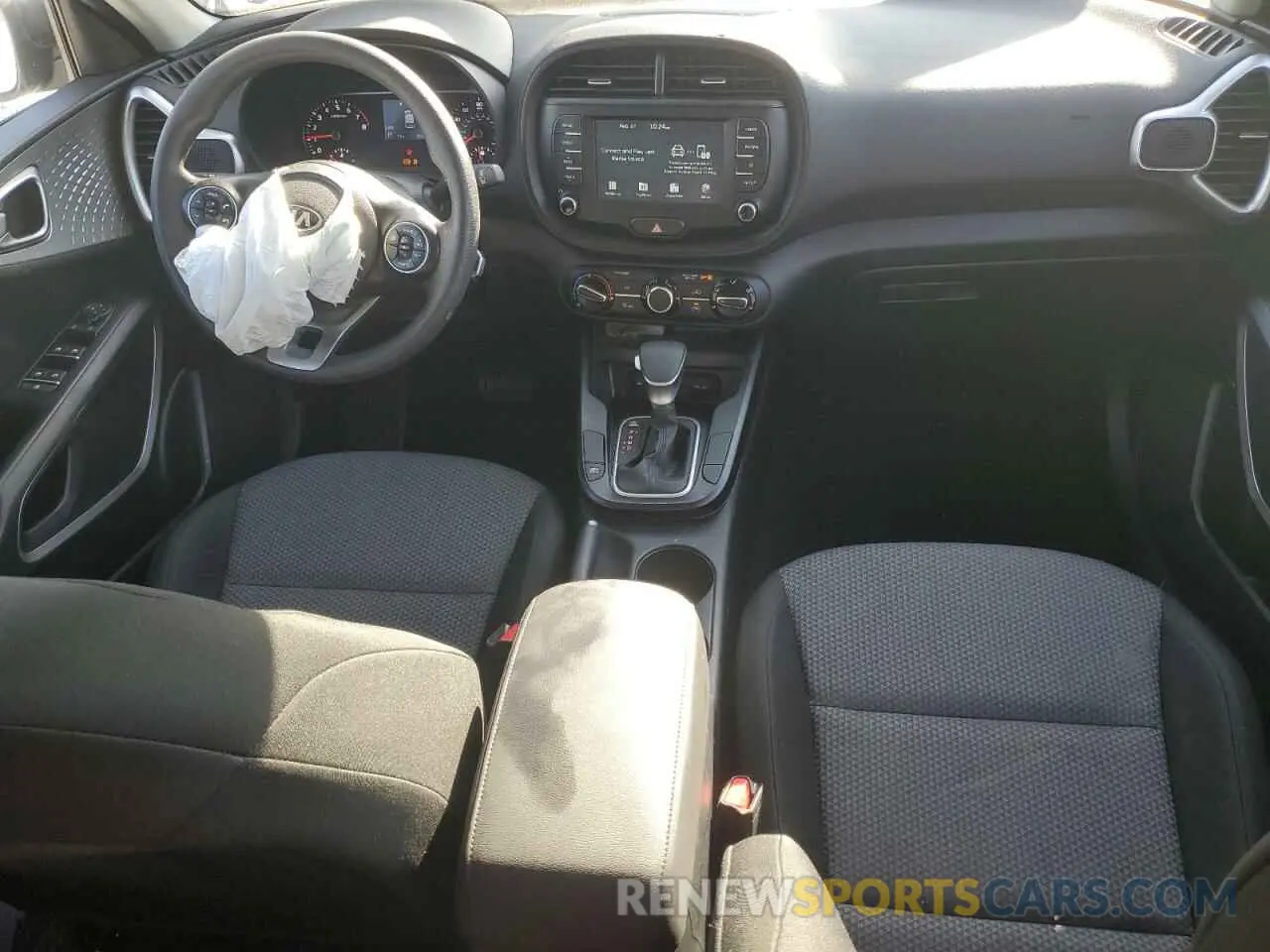 8 fotografías del automóvil dañado KNDJ23AU5M7782116 KIA SOUL 2021