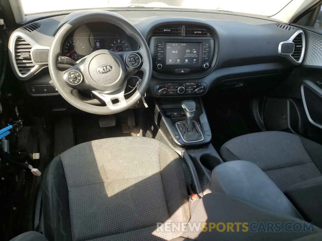 8 fotografías del automóvil dañado KNDJ23AU5M7786330 KIA SOUL 2021
