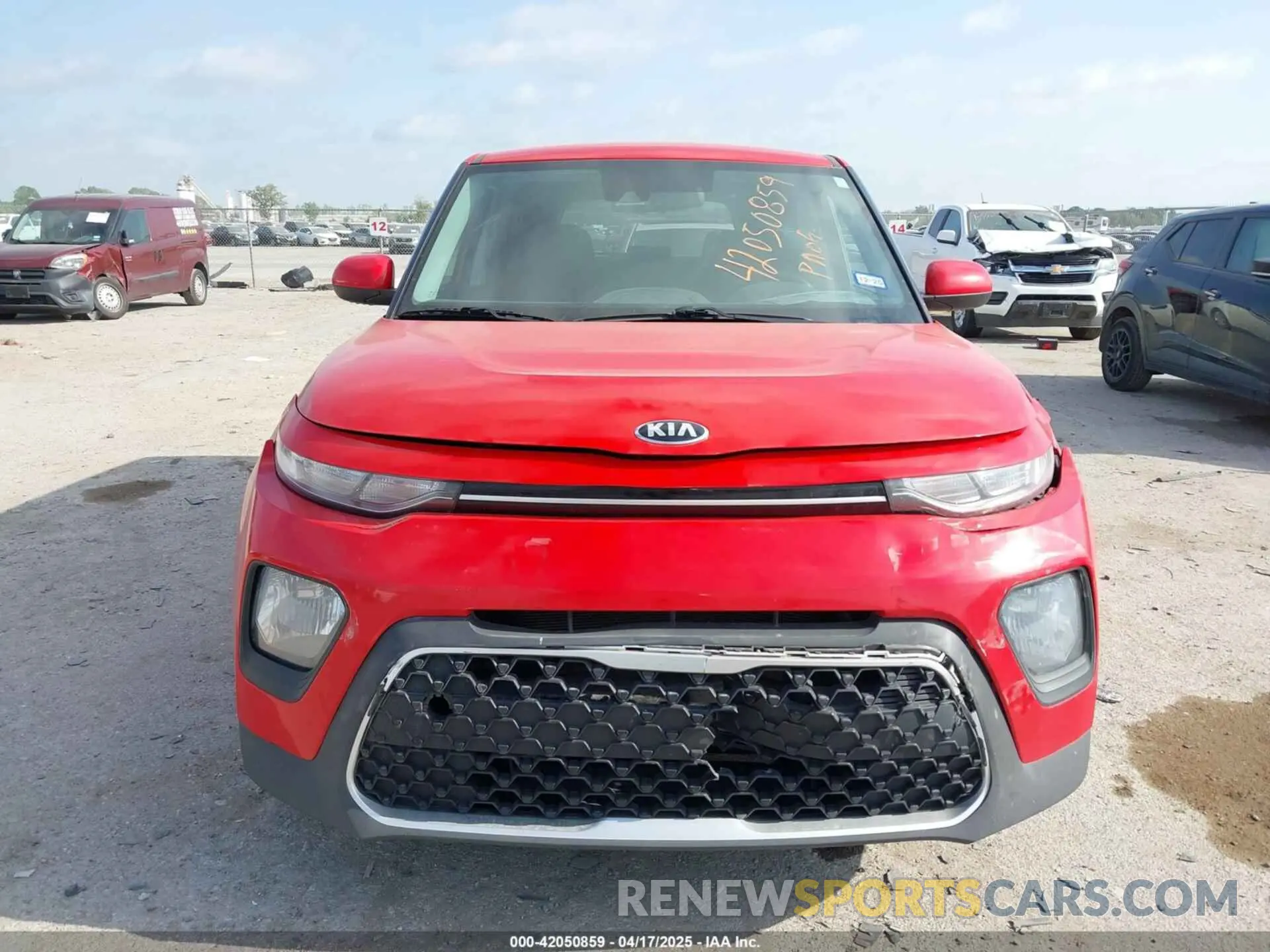 12 fotografías del automóvil dañado KNDJ23AU6M7124255 KIA SOUL 2021