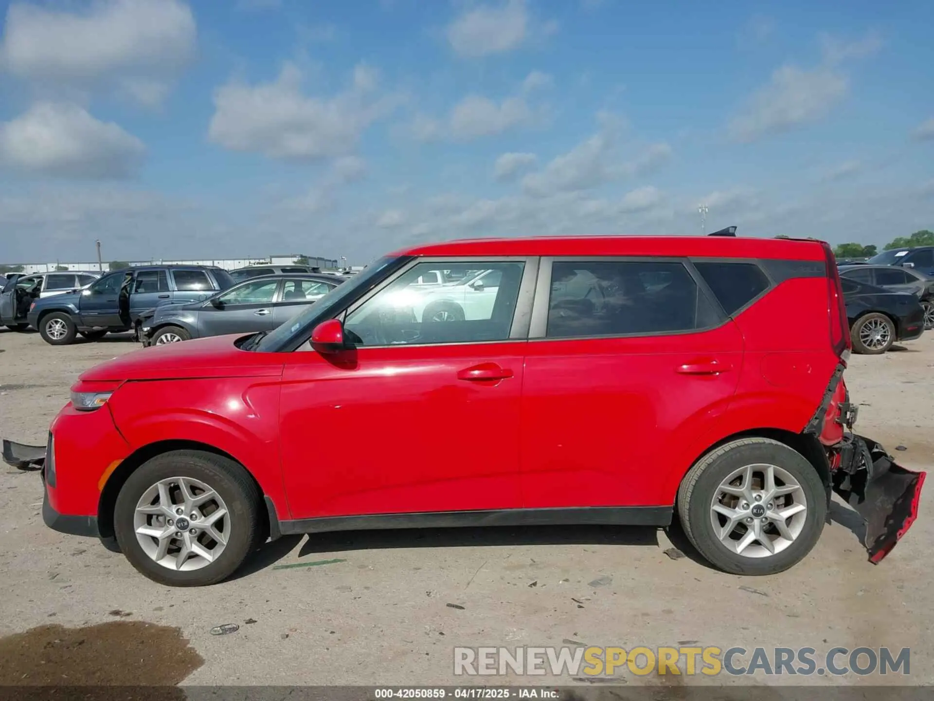 14 fotografías del automóvil dañado KNDJ23AU6M7124255 KIA SOUL 2021