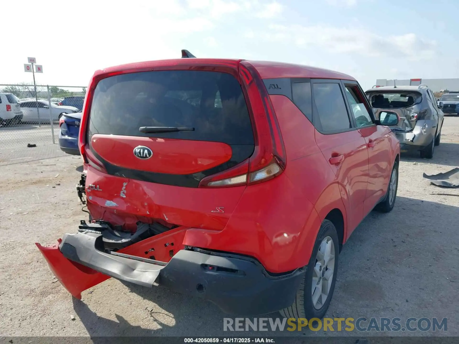 4 fotografías del automóvil dañado KNDJ23AU6M7124255 KIA SOUL 2021