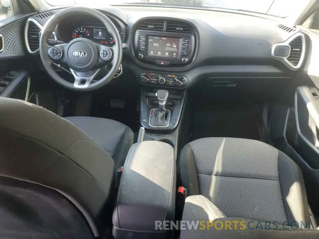 8 fotografías del automóvil dañado KNDJ23AU6M7138656 KIA SOUL 2021