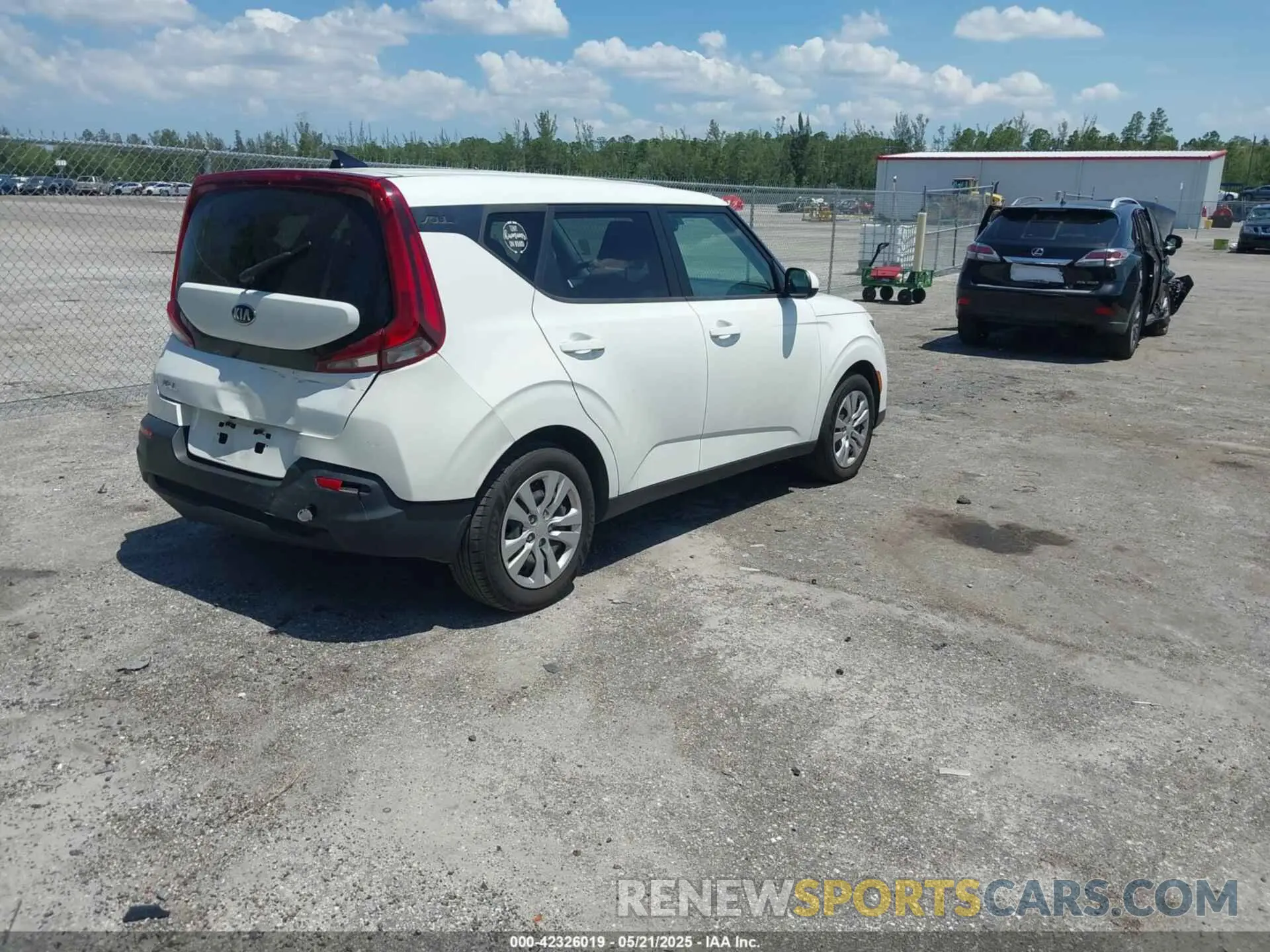 4 fotografías del automóvil dañado KNDJ23AU6M7146076 KIA SOUL 2021