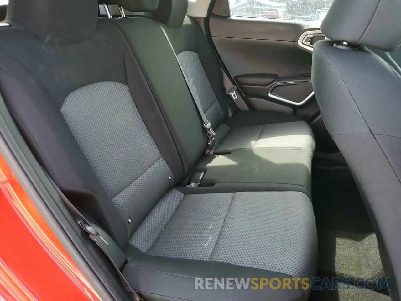 10 fotografías del automóvil dañado KNDJ23AU6M7737539 KIA SOUL 2021