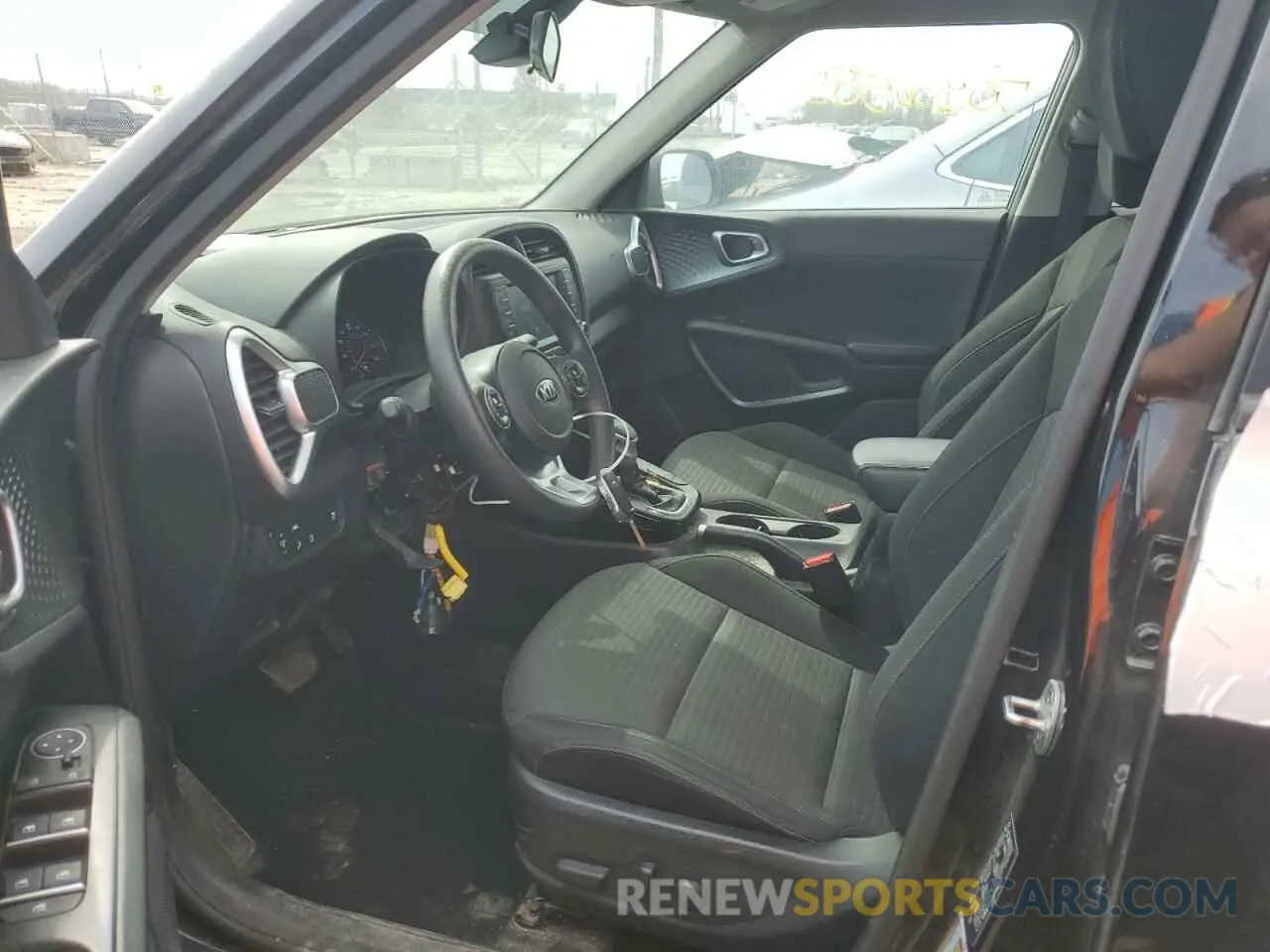 7 fotografías del automóvil dañado KNDJ23AU6M7739016 KIA SOUL 2021