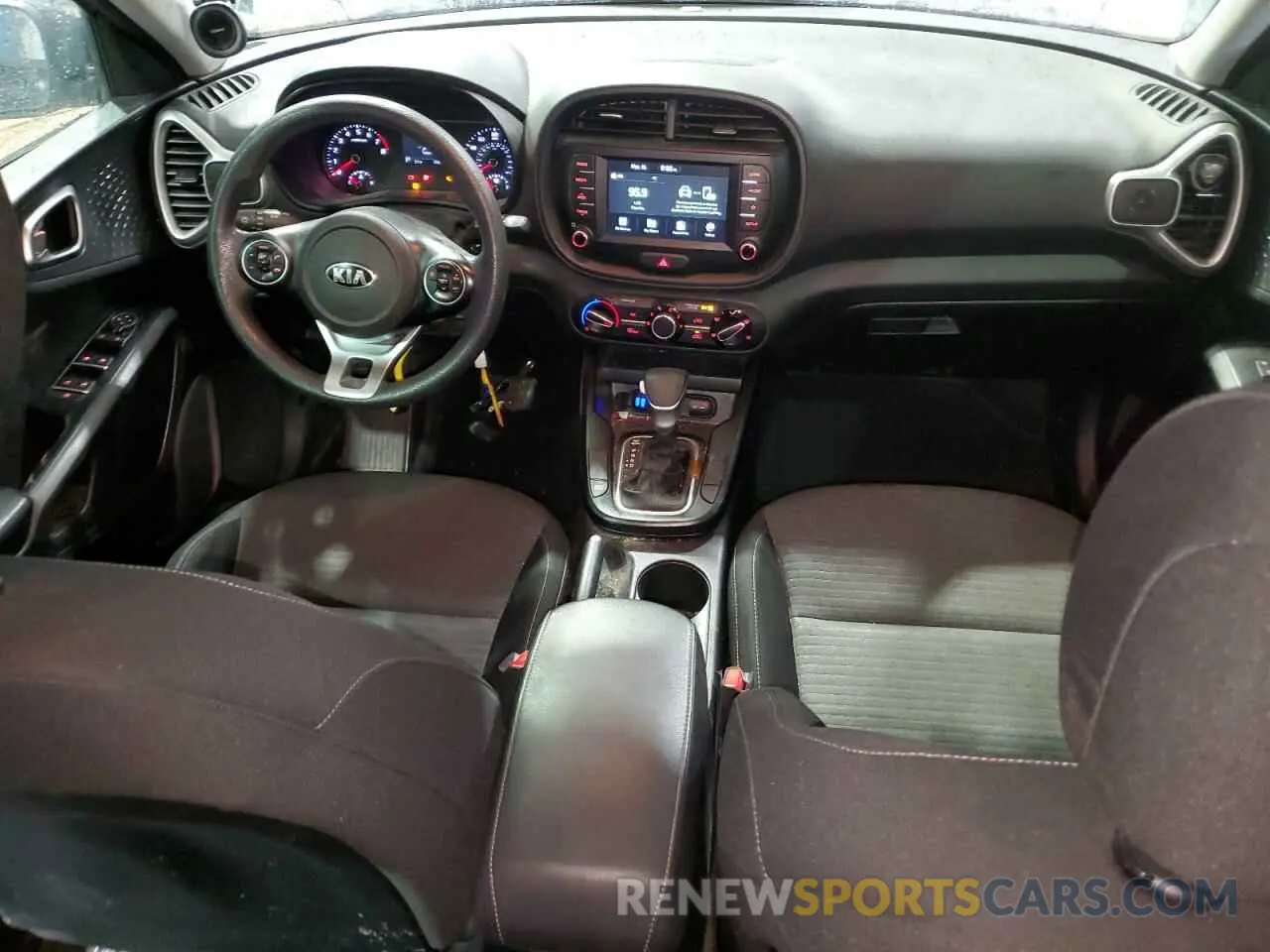 8 fotografías del automóvil dañado KNDJ23AU6M7739016 KIA SOUL 2021