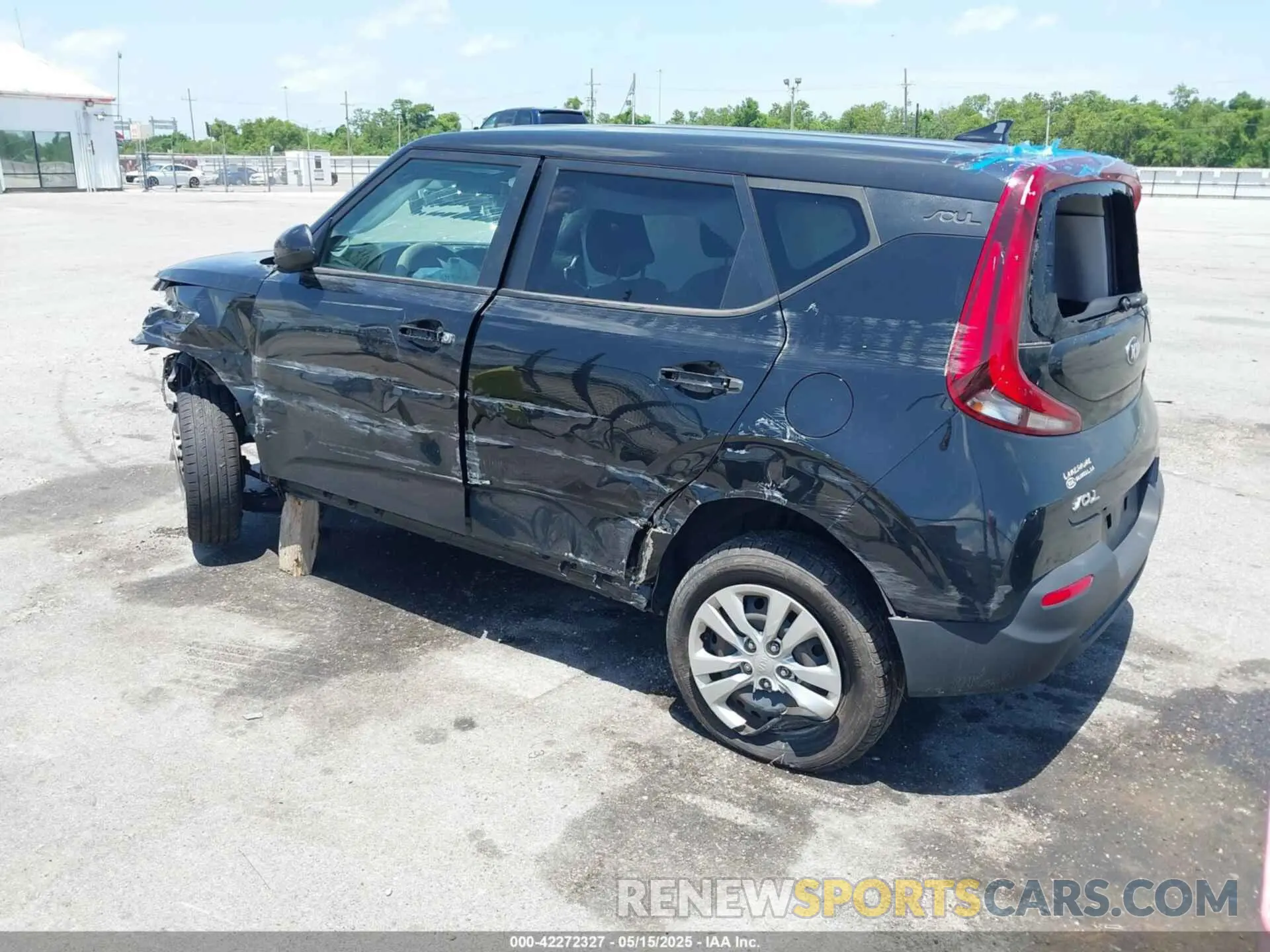 3 fotografías del automóvil dañado KNDJ23AU6M7740568 KIA SOUL 2021