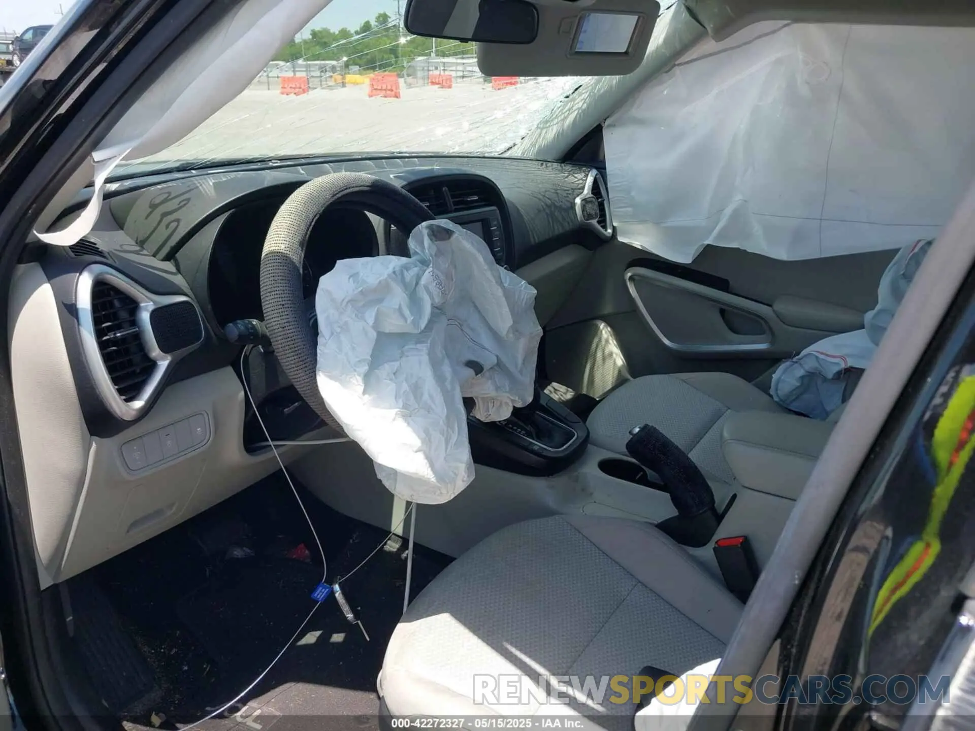 5 fotografías del automóvil dañado KNDJ23AU6M7740568 KIA SOUL 2021
