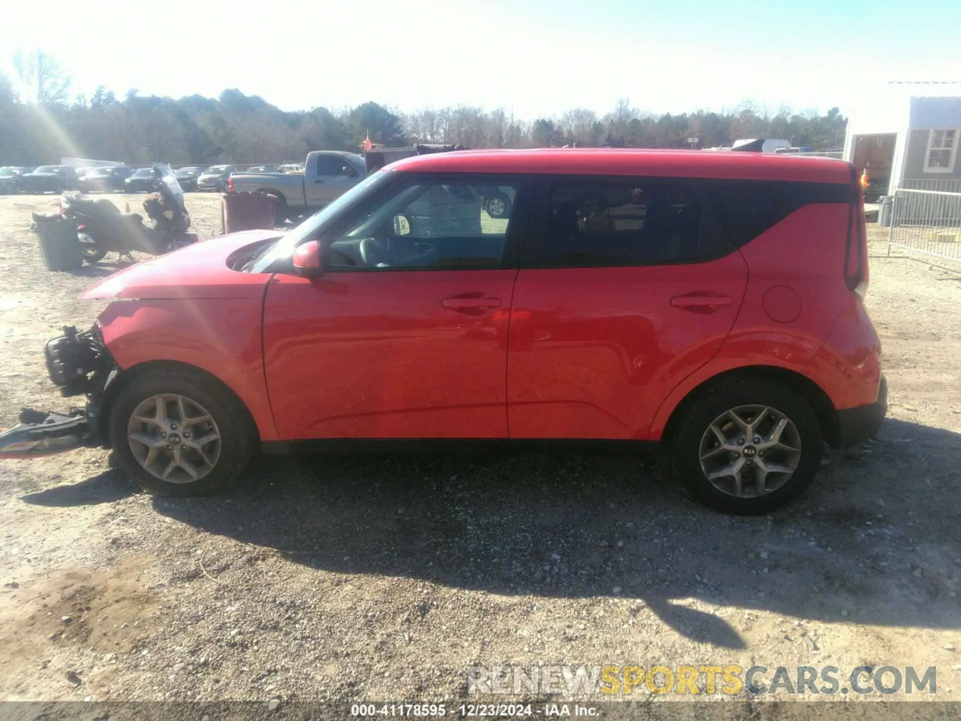 15 fotografías del automóvil dañado KNDJ23AU6M7748122 KIA SOUL 2021