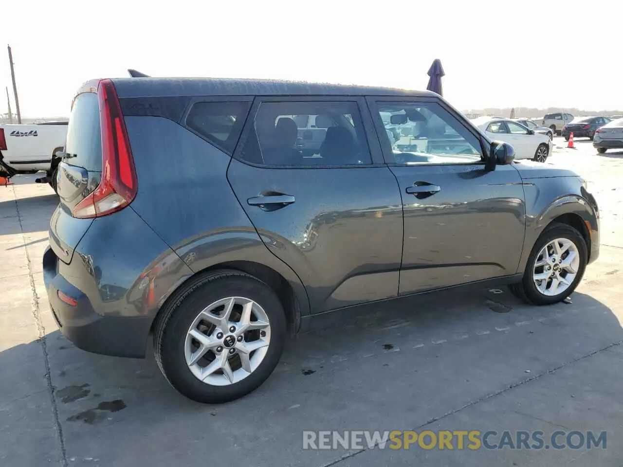 3 fotografías del automóvil dañado KNDJ23AU6M7775272 KIA SOUL 2021