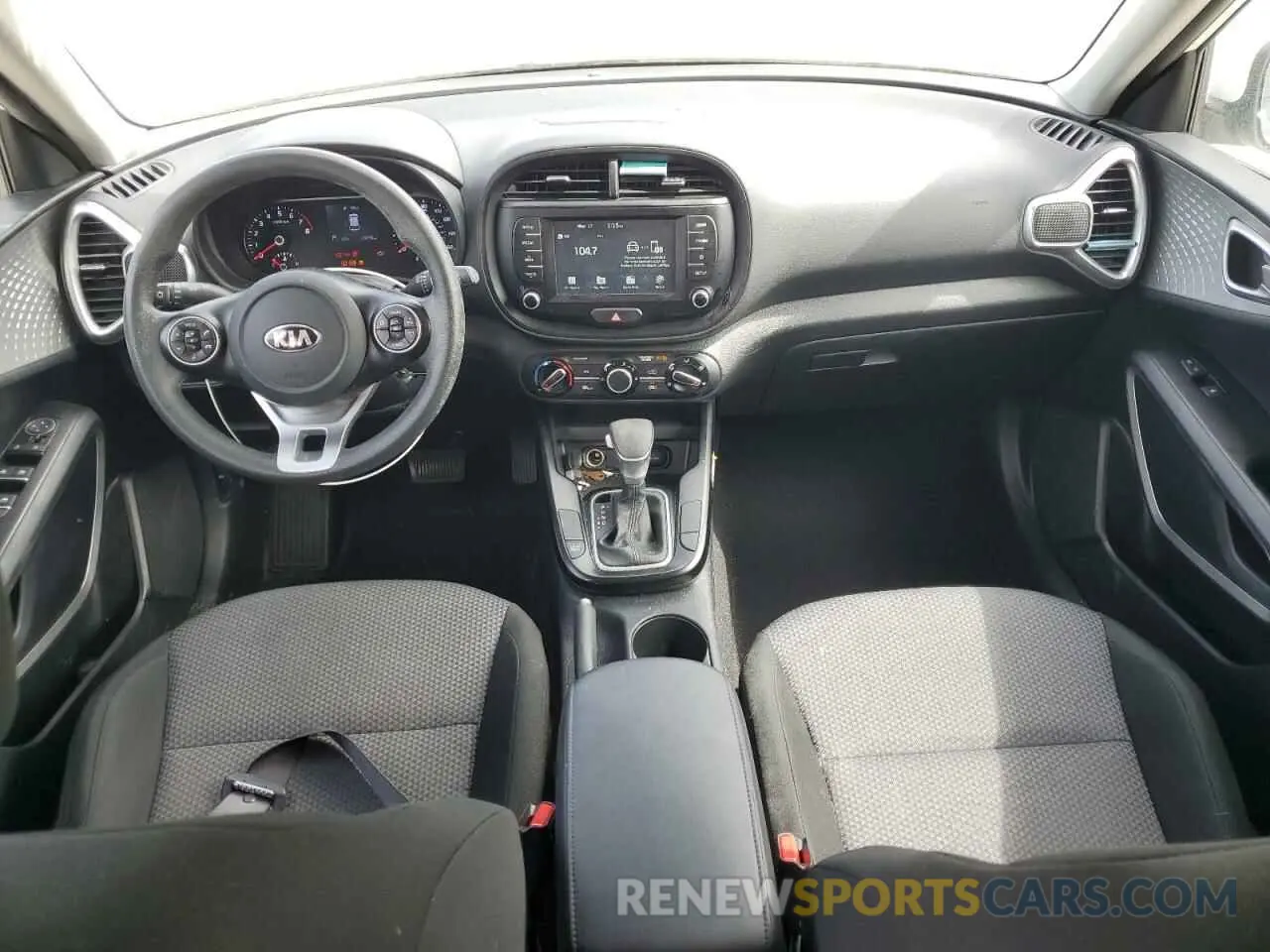 8 fotografías del automóvil dañado KNDJ23AU6M7797157 KIA SOUL 2021