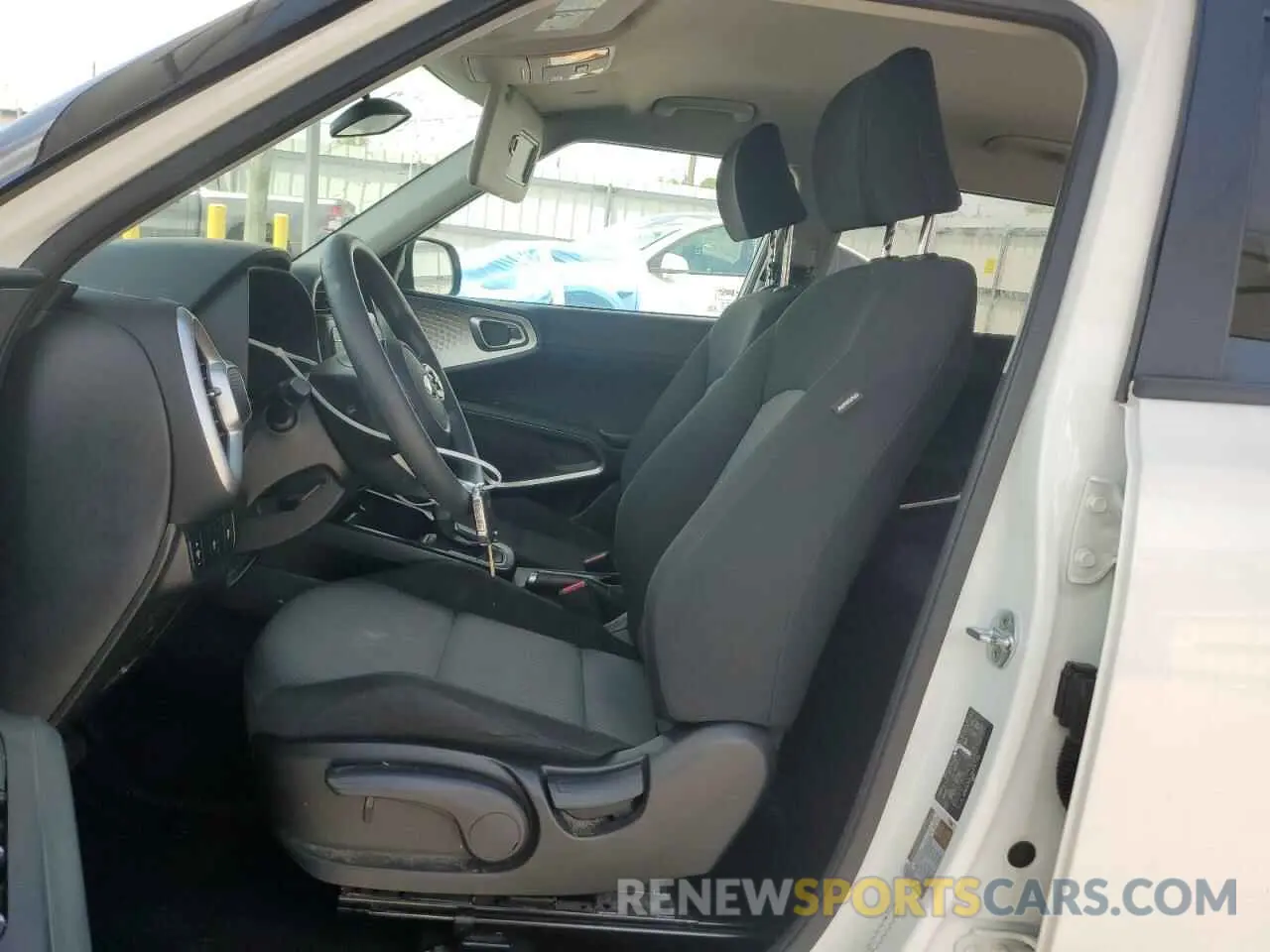 7 fotografías del automóvil dañado KNDJ23AU7M7767763 KIA SOUL 2021