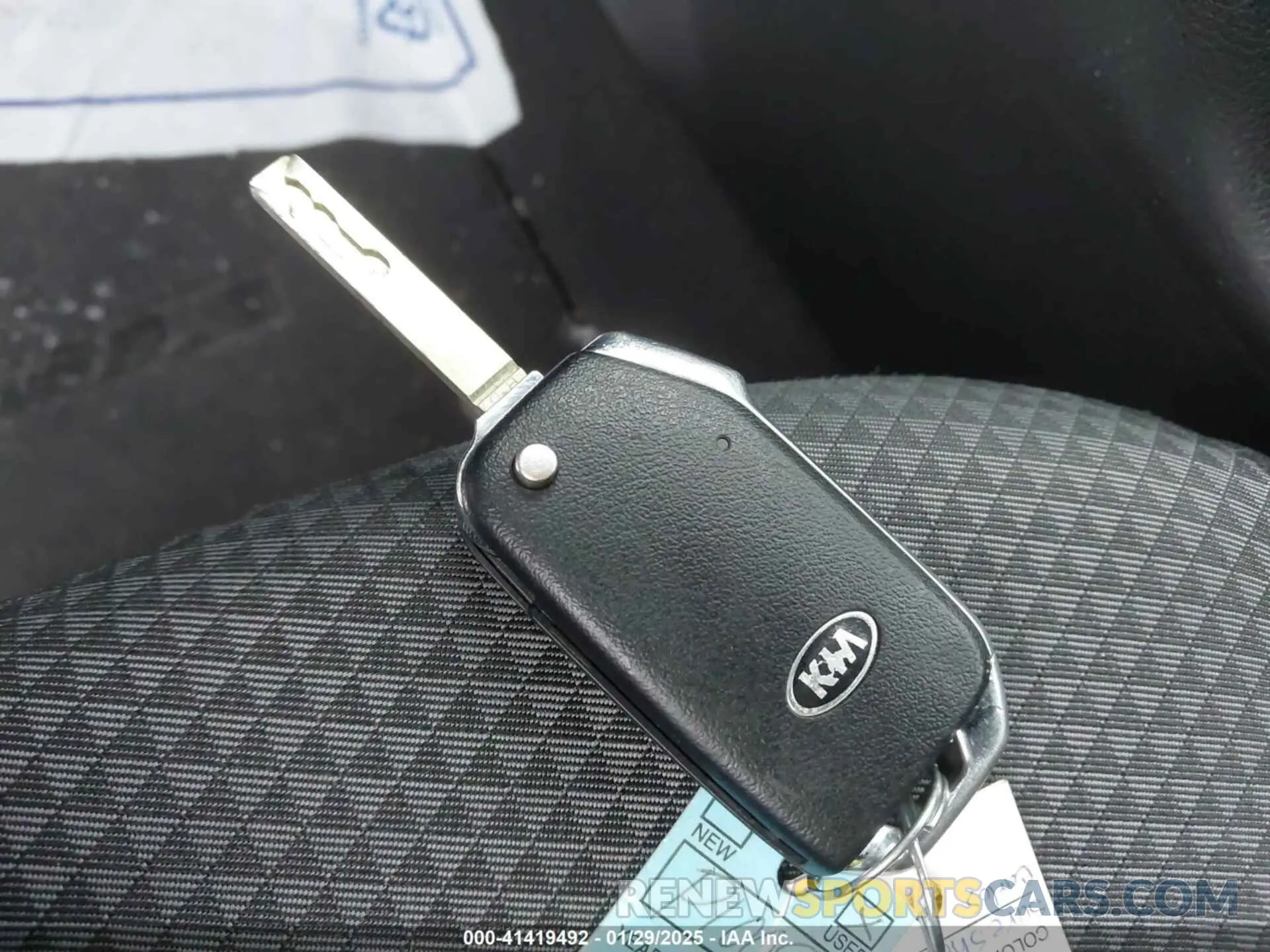 11 fotografías del automóvil dañado KNDJ23AU7M7767813 KIA SOUL 2021
