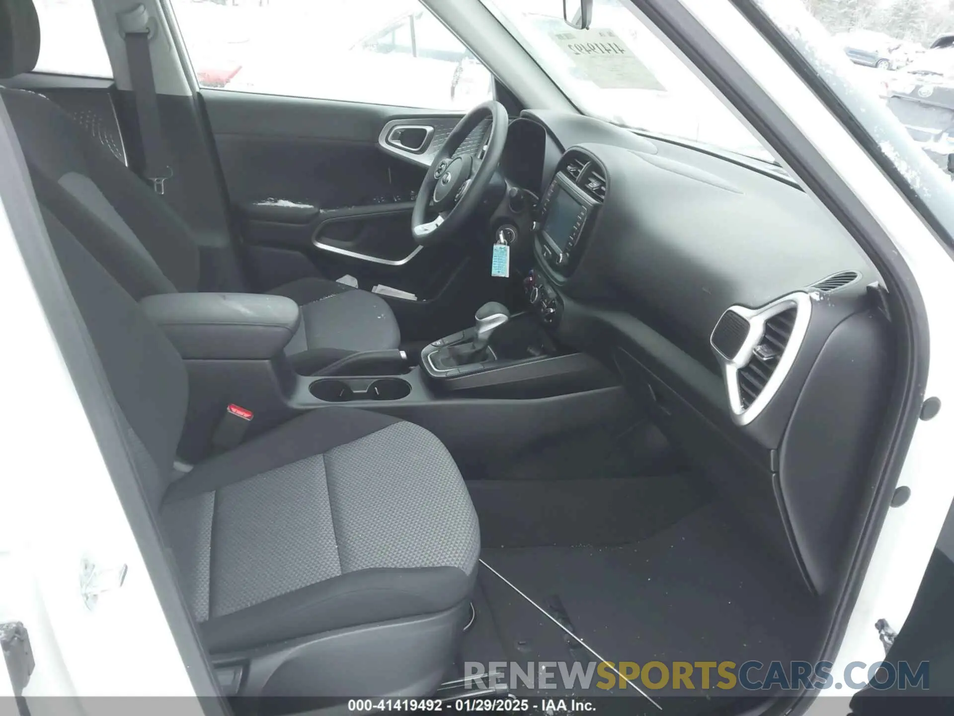 5 fotografías del automóvil dañado KNDJ23AU7M7767813 KIA SOUL 2021
