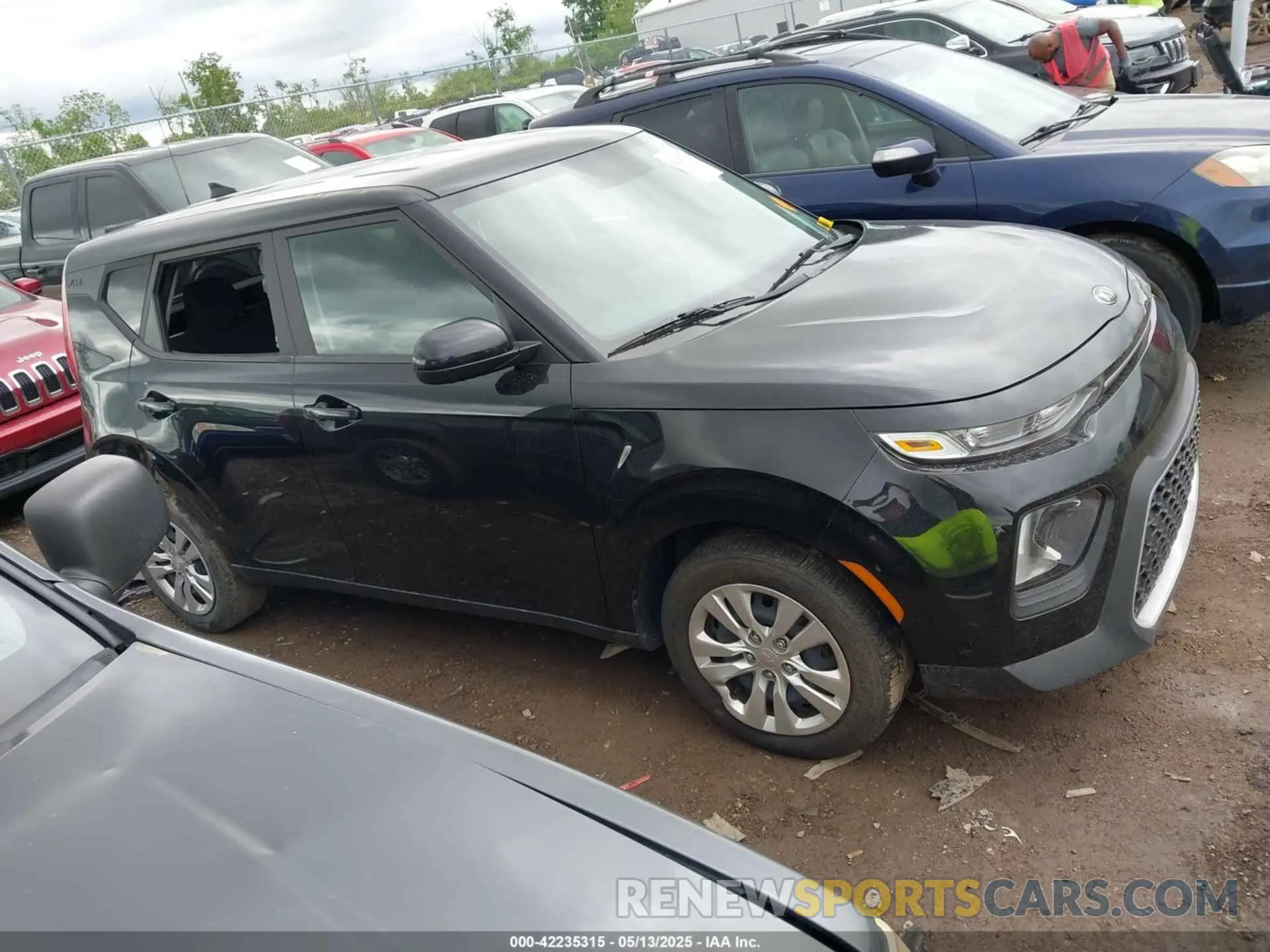 13 fotografías del automóvil dañado KNDJ23AU7M7786541 KIA SOUL 2021