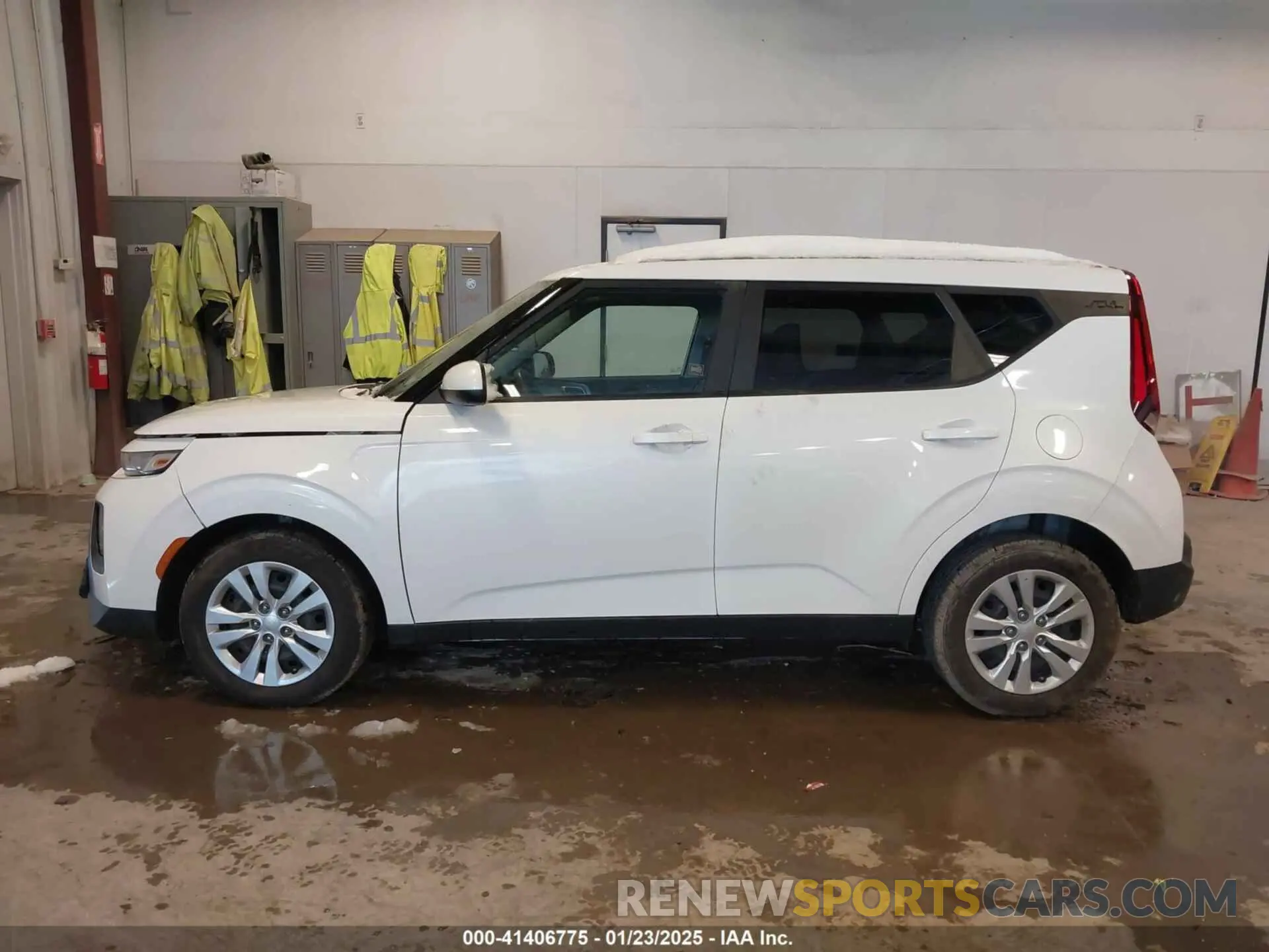 14 fotografías del automóvil dañado KNDJ23AU8M7144202 KIA SOUL 2021