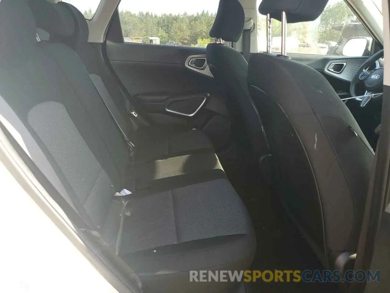 10 fotografías del automóvil dañado KNDJ23AU8M7736540 KIA SOUL 2021