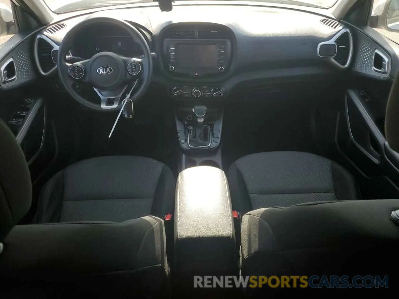 8 fotografías del automóvil dañado KNDJ23AU8M7736540 KIA SOUL 2021
