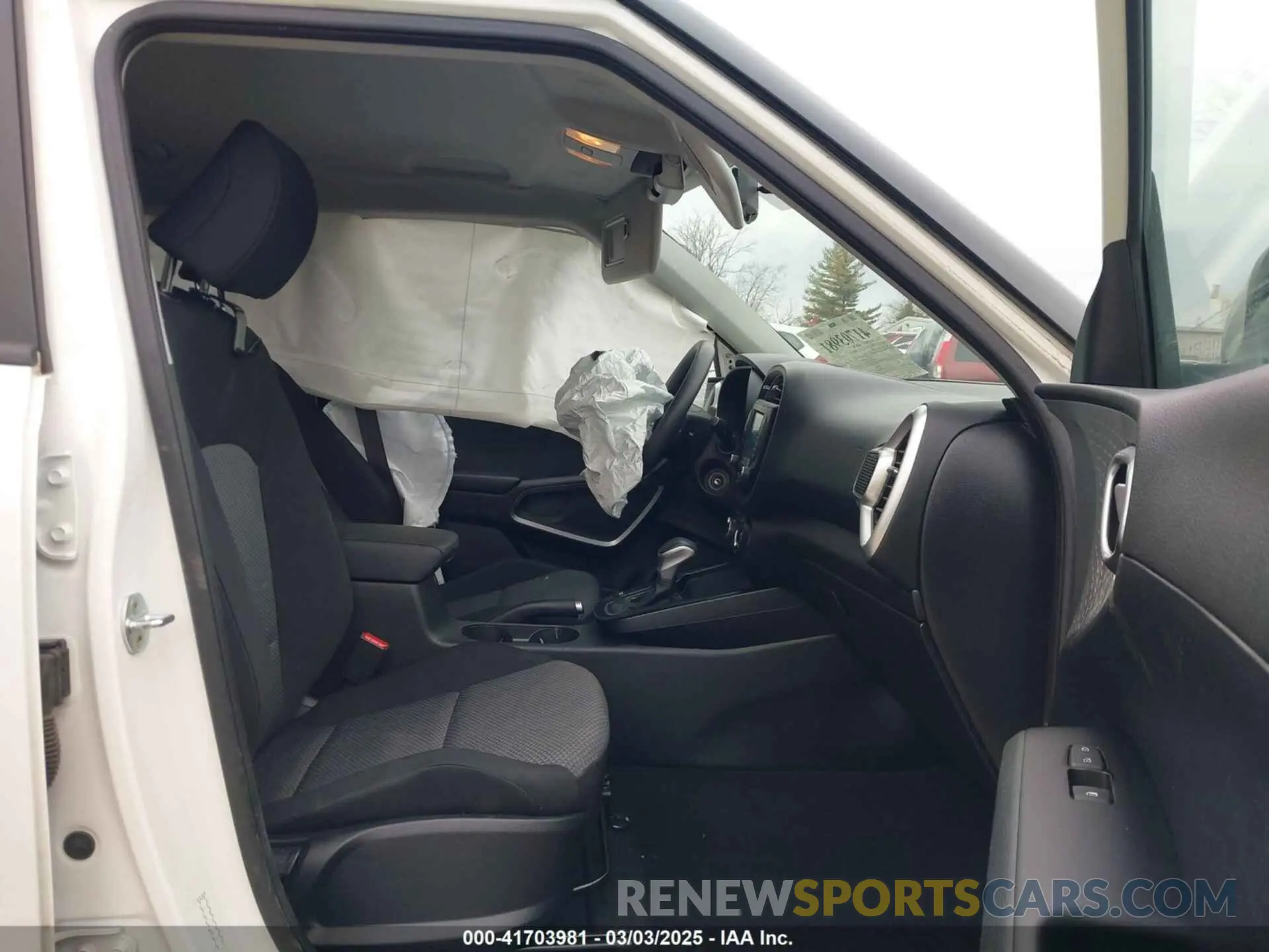 5 fotografías del automóvil dañado KNDJ23AU8M7767416 KIA SOUL 2021