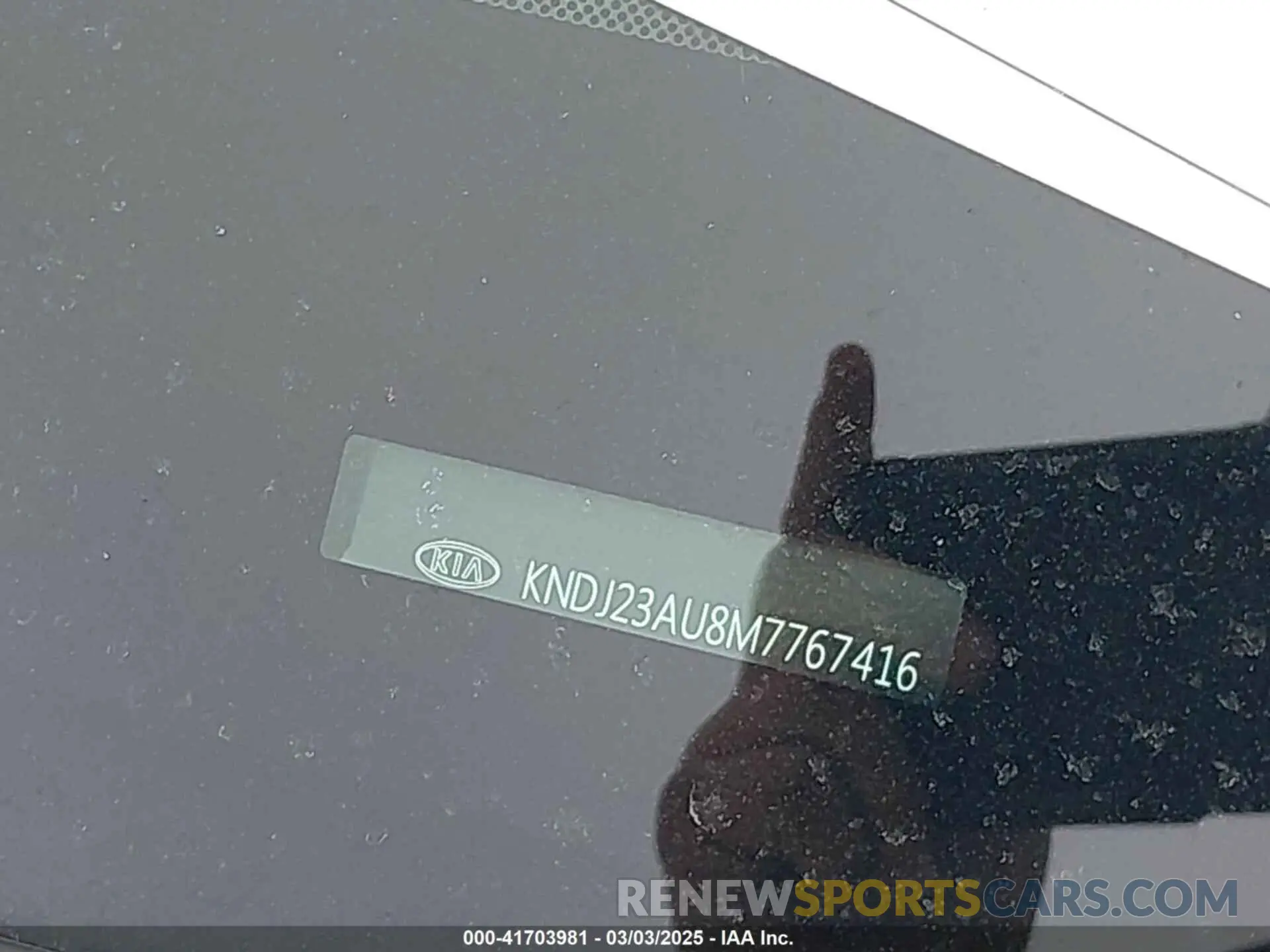 9 fotografías del automóvil dañado KNDJ23AU8M7767416 KIA SOUL 2021