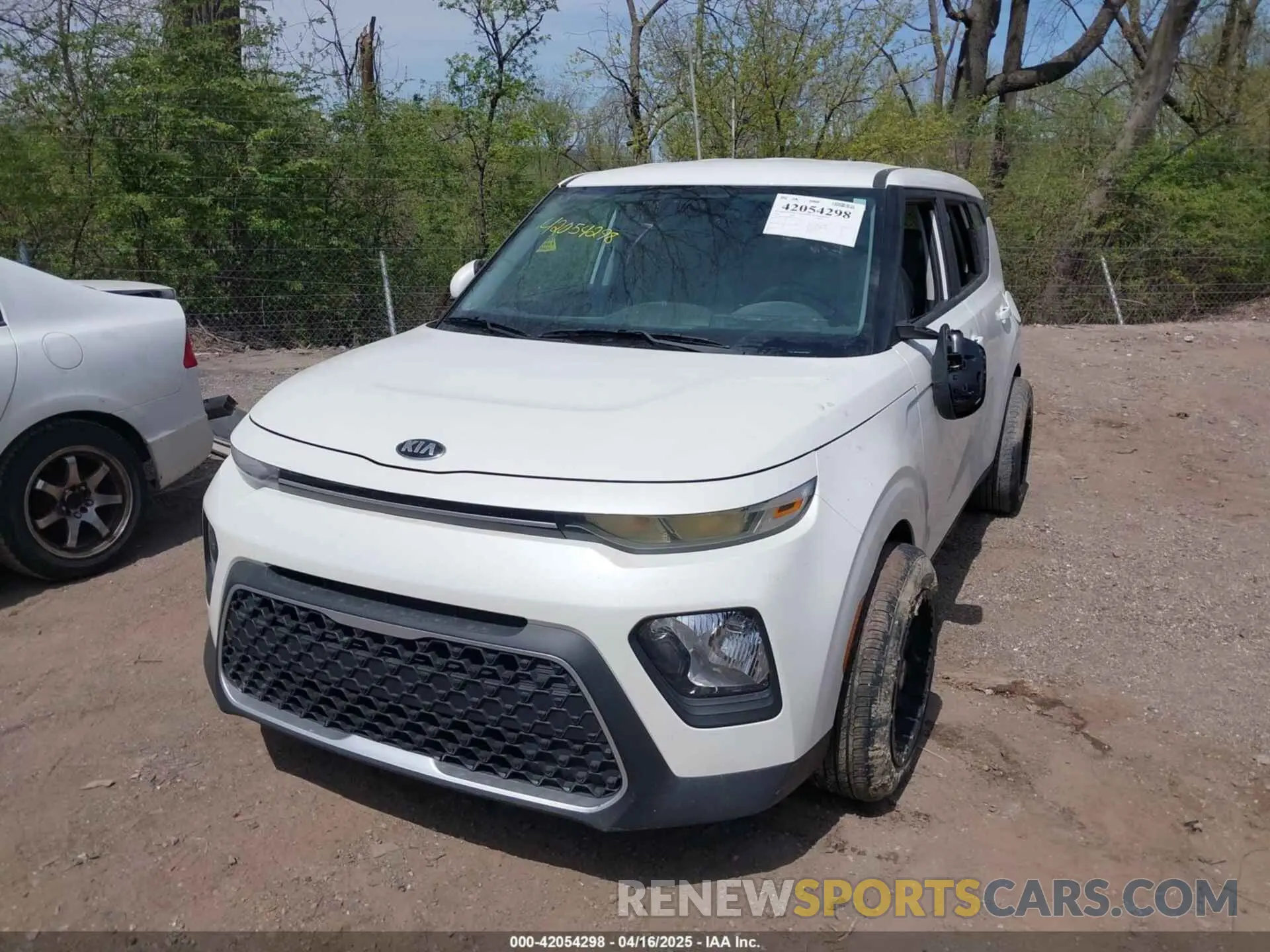 2 fotografías del automóvil dañado KNDJ23AU8M7772518 KIA SOUL 2021