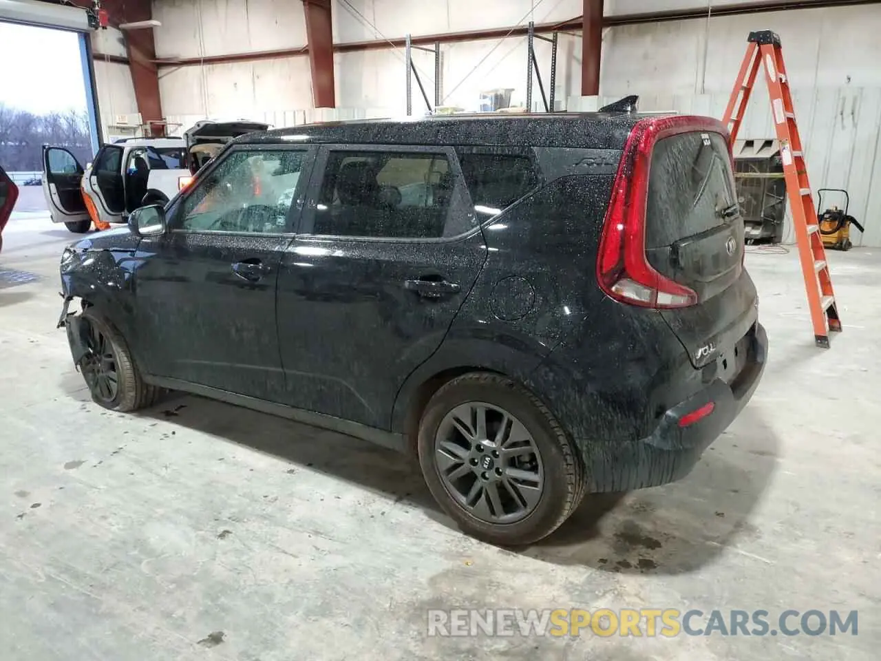 2 fotografías del automóvil dañado KNDJ23AU8M7797130 KIA SOUL 2021