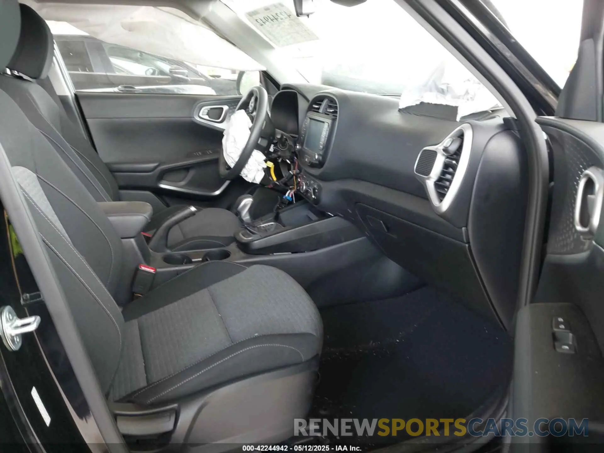 5 fotografías del automóvil dañado KNDJ23AU9M7125254 KIA SOUL 2021