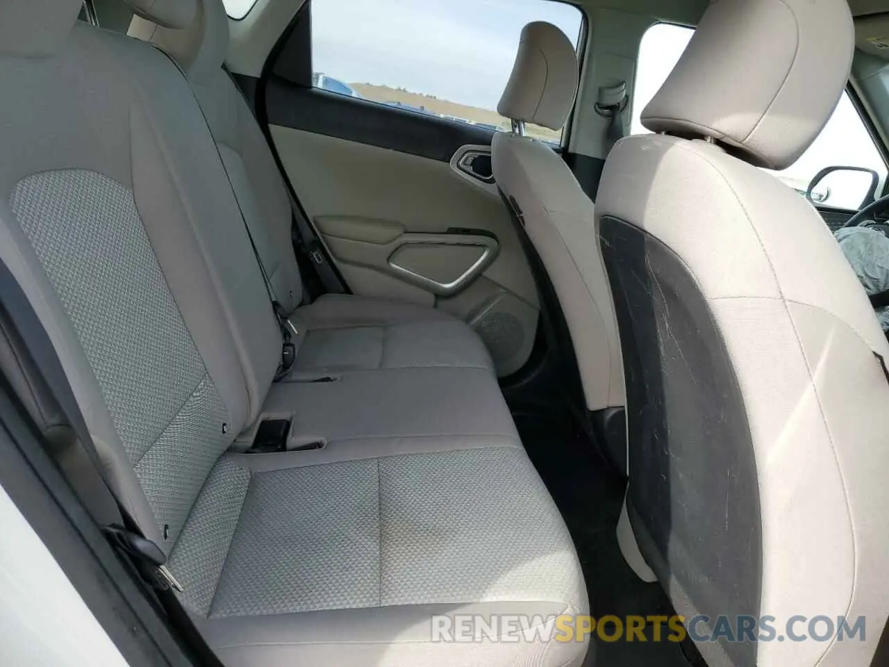 10 fotografías del automóvil dañado KNDJ23AU9M7125478 KIA SOUL 2021