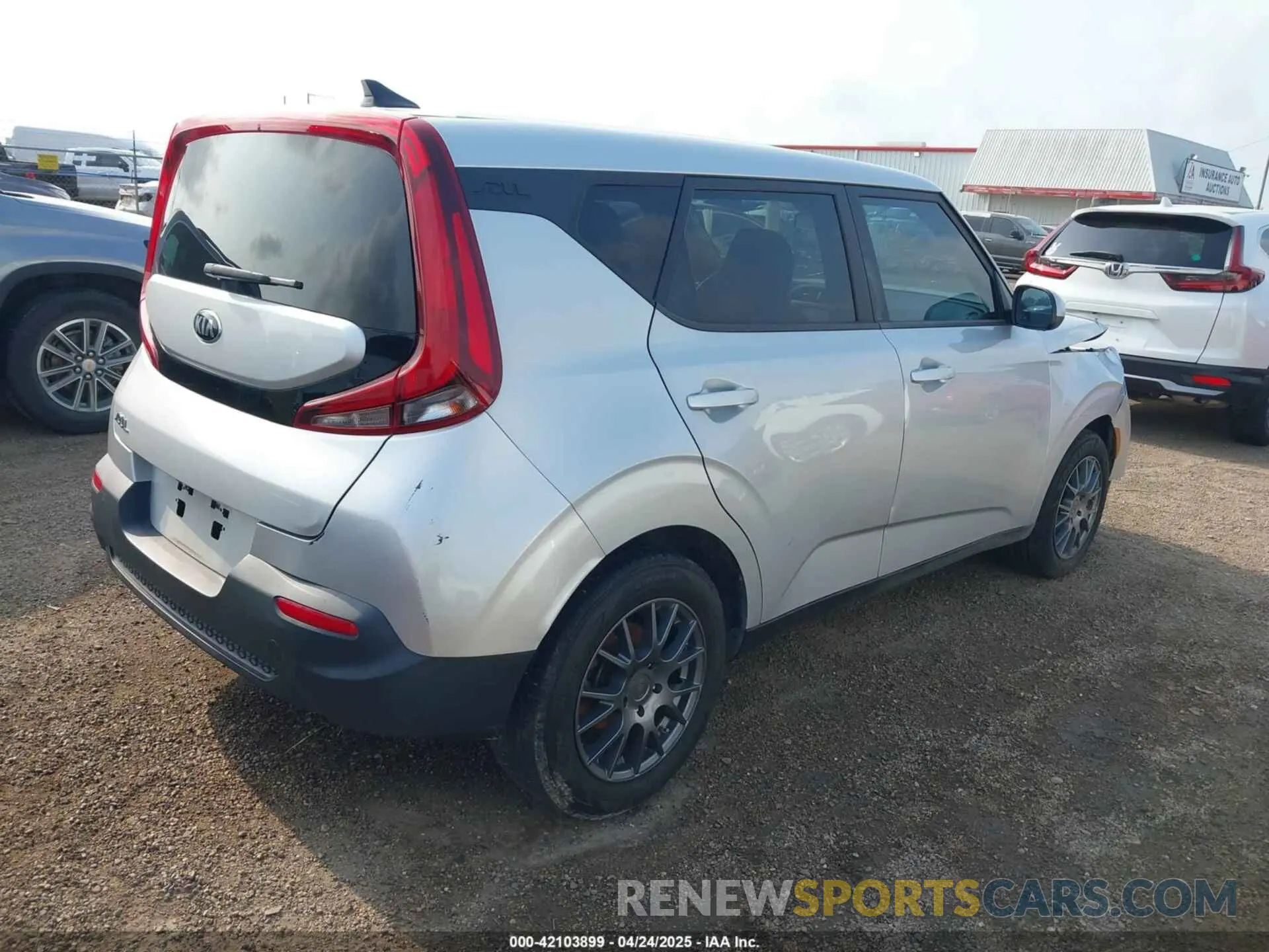 4 fotografías del automóvil dañado KNDJ23AU9M7793409 KIA SOUL 2021