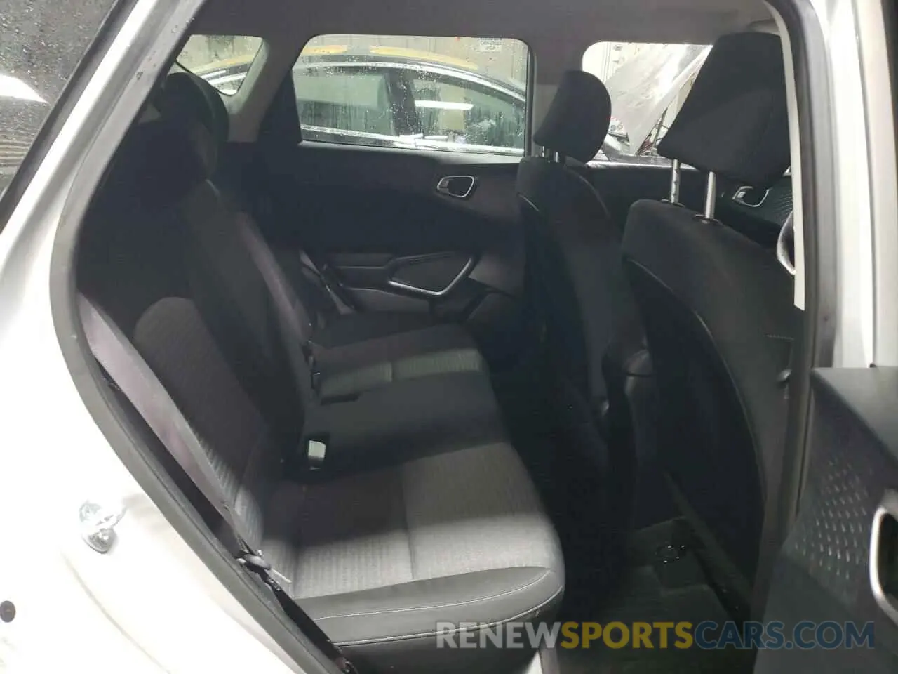 10 fotografías del automóvil dañado KNDJ23AUXM7781009 KIA SOUL 2021