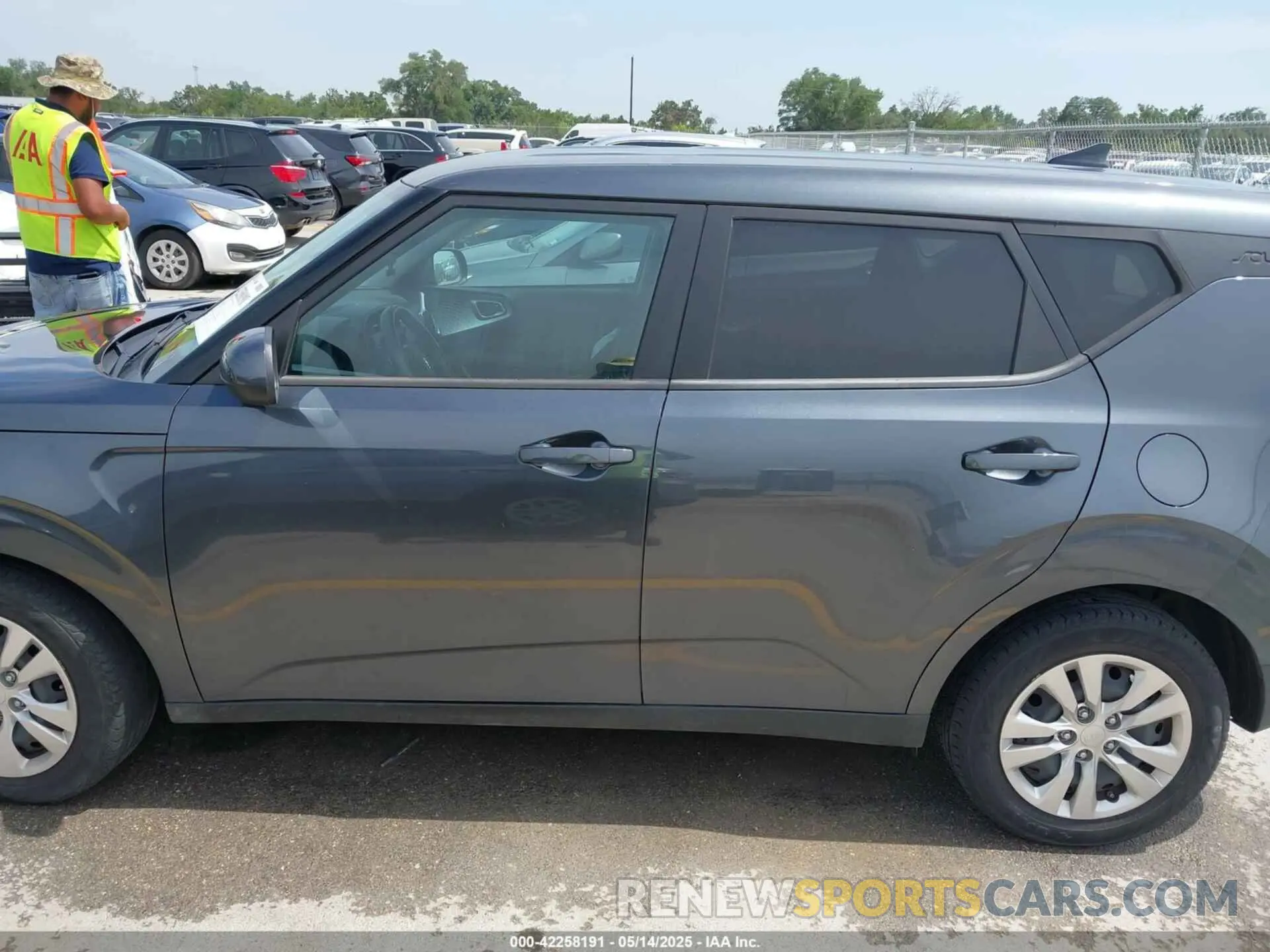14 fotografías del automóvil dañado KNDJ23AUXM7787652 KIA SOUL 2021