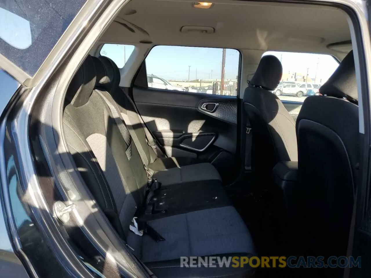 11 fotografías del automóvil dañado KNDJ23AUXM7794830 KIA SOUL 2021