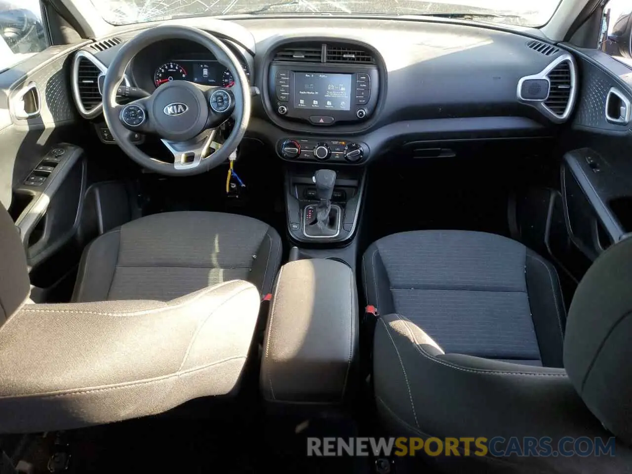 8 fotografías del automóvil dañado KNDJ23AUXM7794830 KIA SOUL 2021