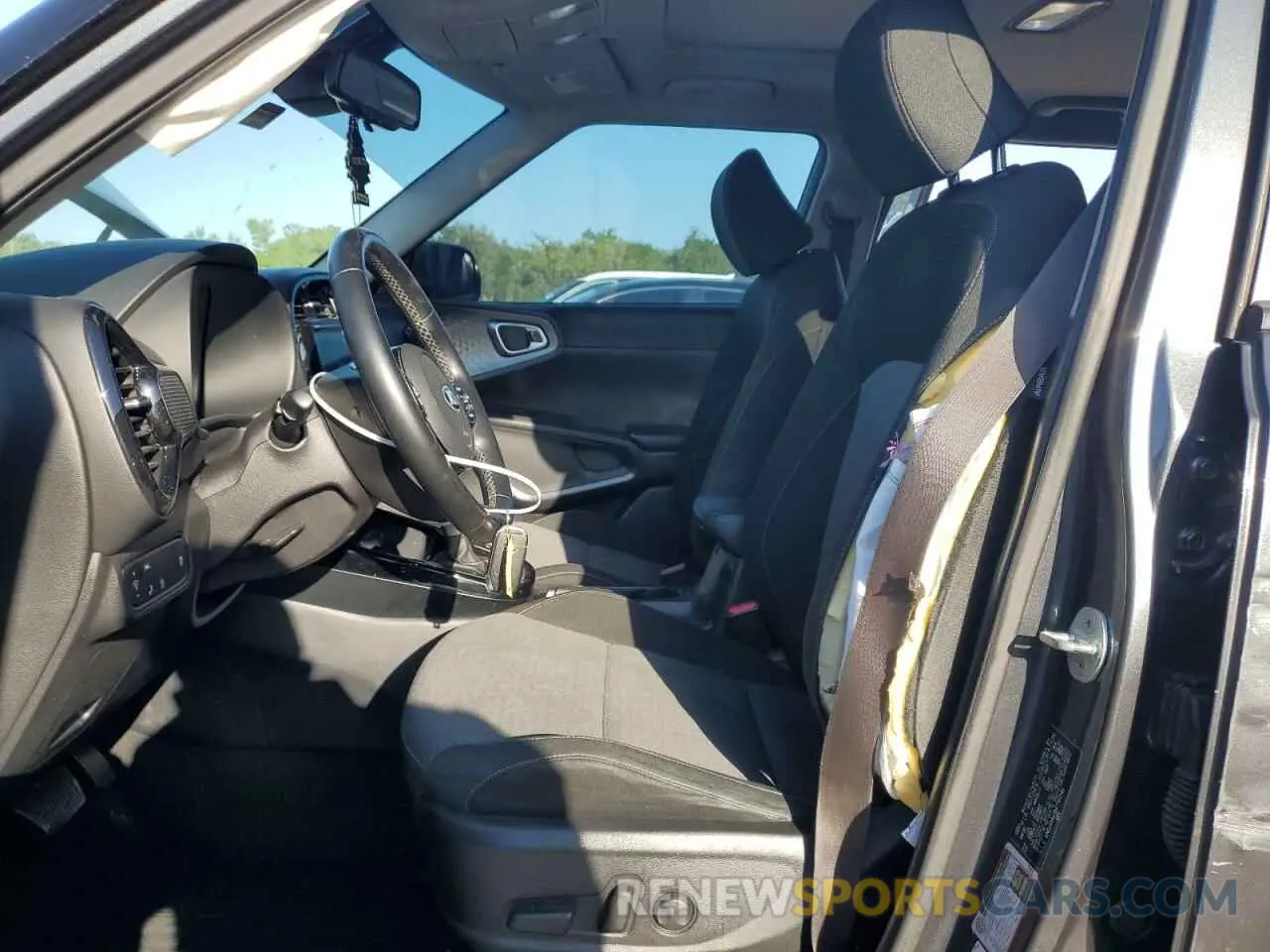 7 fotografías del automóvil dañado KNDJ33AU5M7761991 KIA SOUL 2021