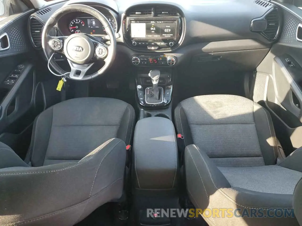 8 fotografías del automóvil dañado KNDJ33AU5M7761991 KIA SOUL 2021