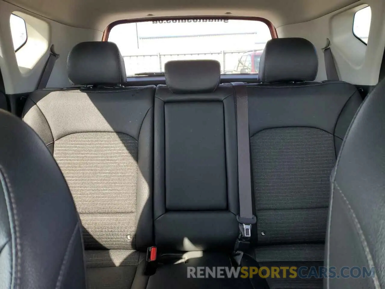 10 fotografías del automóvil dañado KNDJ33AU6M7756945 KIA SOUL 2021