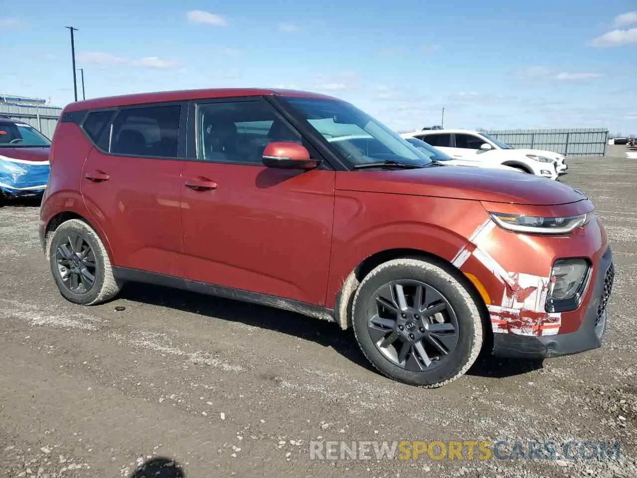 4 fotografías del automóvil dañado KNDJ33AU6M7756945 KIA SOUL 2021