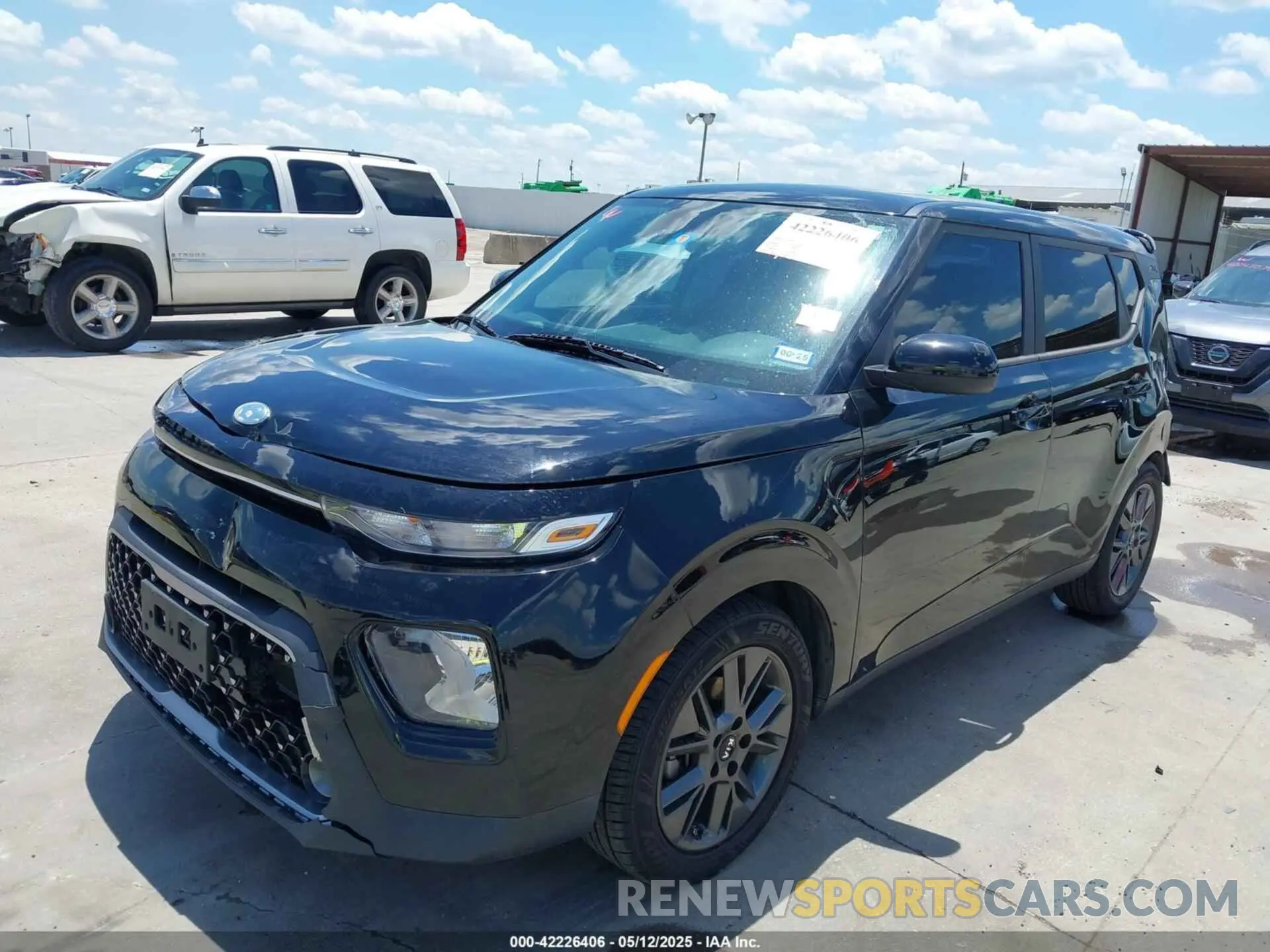 2 fotografías del automóvil dañado KNDJ33AU9M7145176 KIA SOUL 2021
