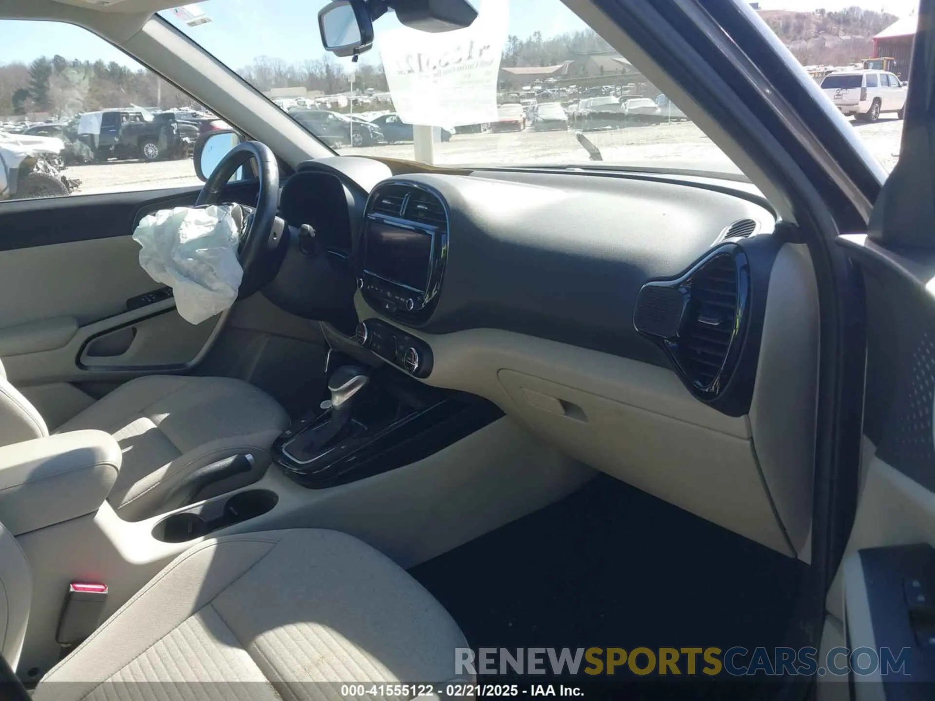 5 fotografías del automóvil dañado KNDJ33AU9M7741842 KIA SOUL 2021