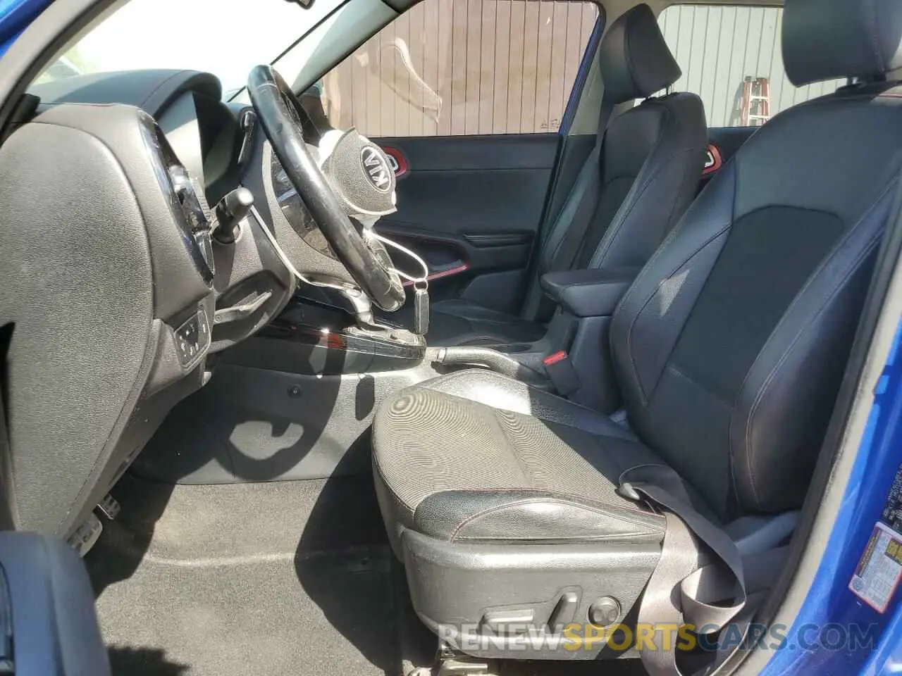 7 fotografías del automóvil dañado KNDJ53AF1M7740731 KIA SOUL 2021
