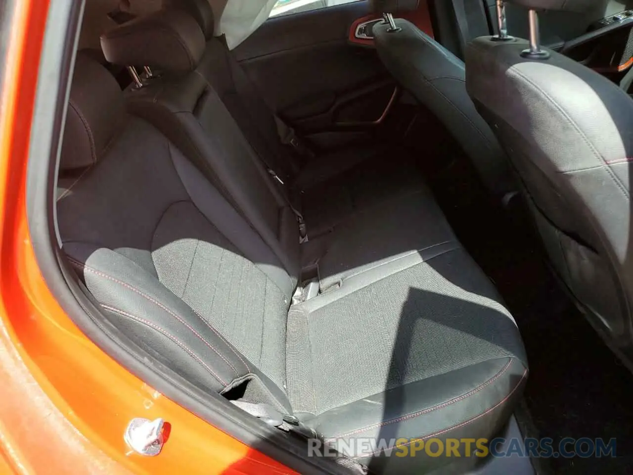 10 fotografías del automóvil dañado KNDJ53AFXM7757656 KIA SOUL 2021