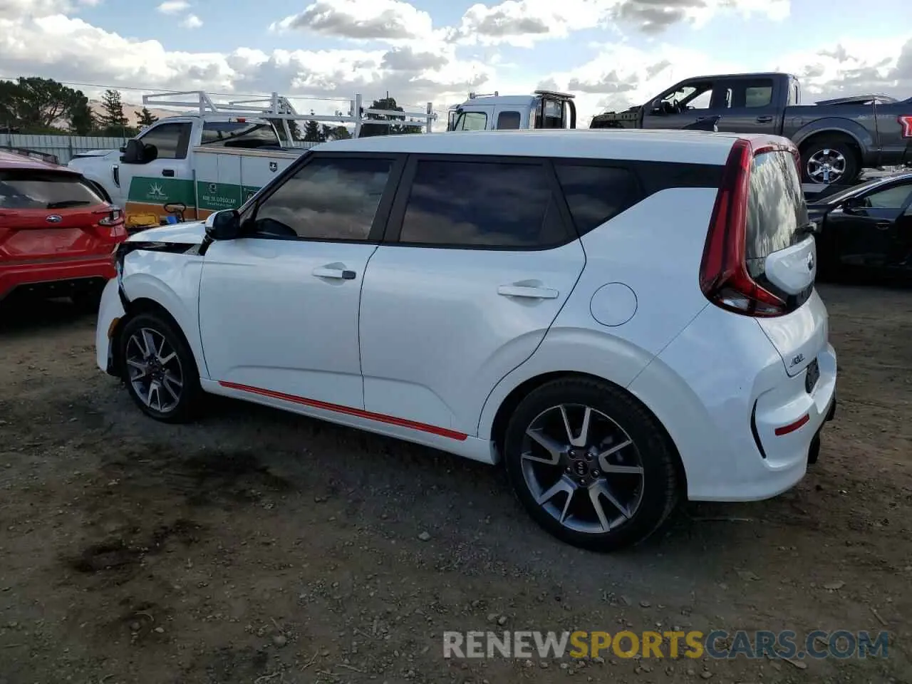 2 fotografías del automóvil dañado KNDJ63AU4M7744073 KIA SOUL 2021