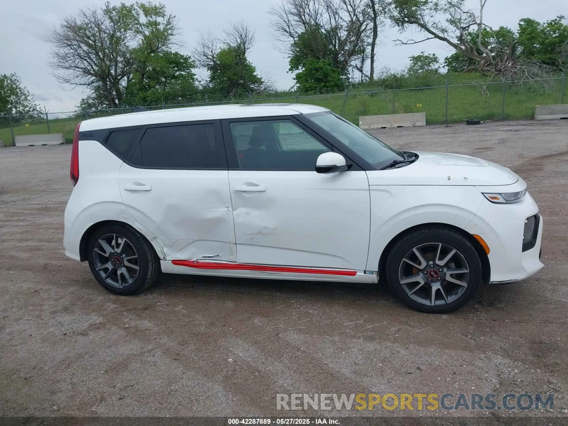 14 fotografías del automóvil dañado KNDJ63AU5M7133145 KIA SOUL 2021